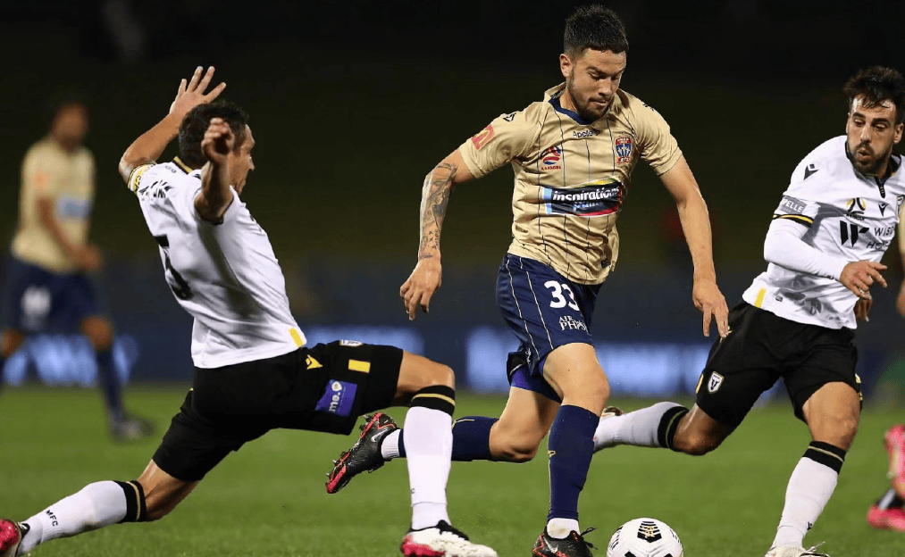 开云-集结日体能课后，纽卡斯尔豪取连胜备战中超，球迷炸锅，临场指挥获称赞的简单介绍